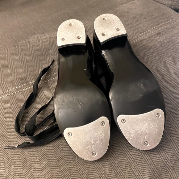 Capezio Shuffle Tap Shoes - Picture 3 of 3